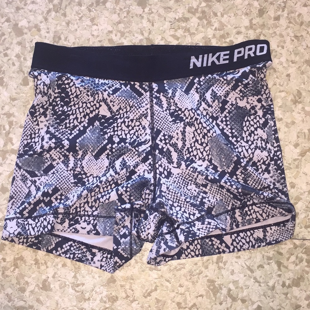 Nike spandex workout shorts